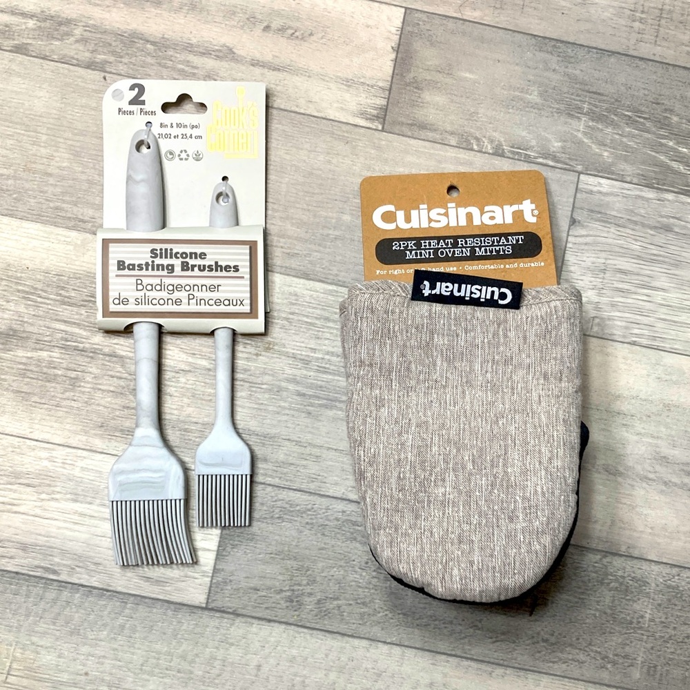 Cuisinart Gray Oven or Grill Mitts and White Silicone Brushes
